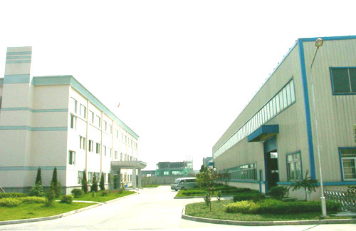 冠航機(jī)械庫(kù)房一角